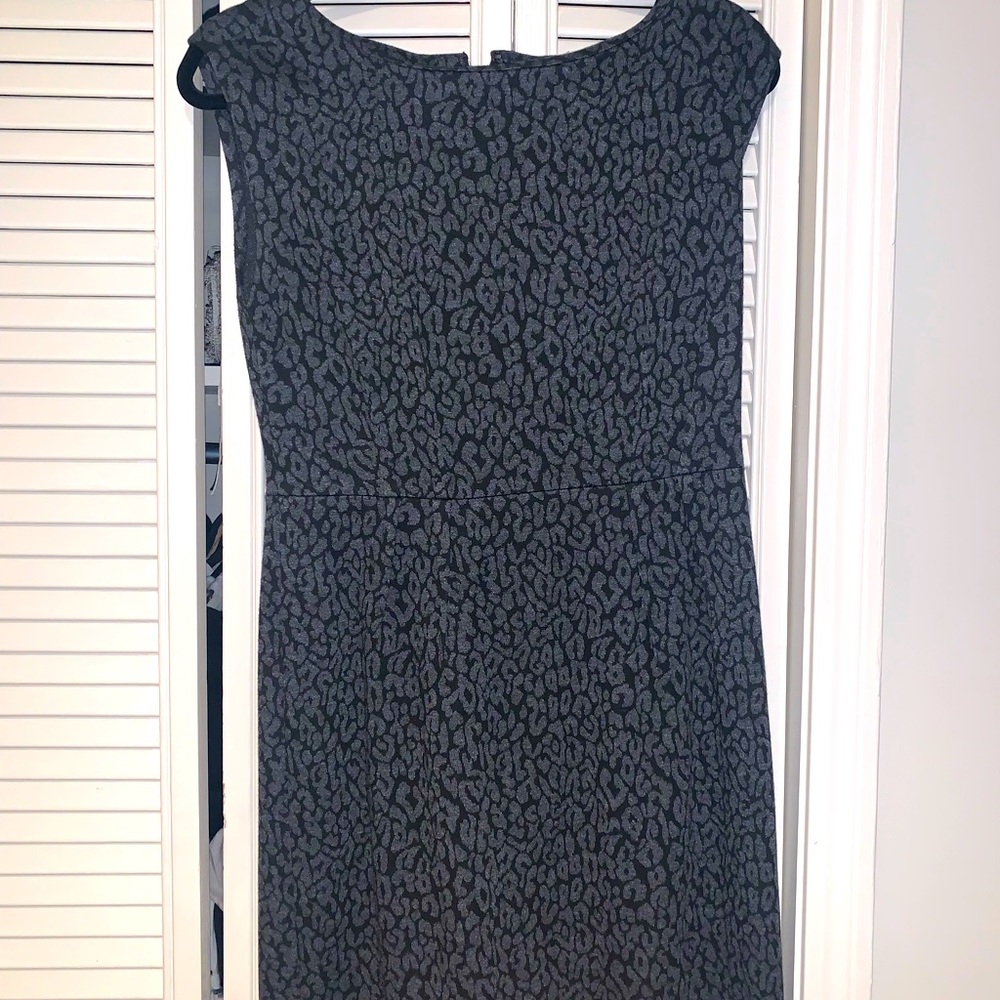 LOFT Gray/black leopard print dress. Size 6